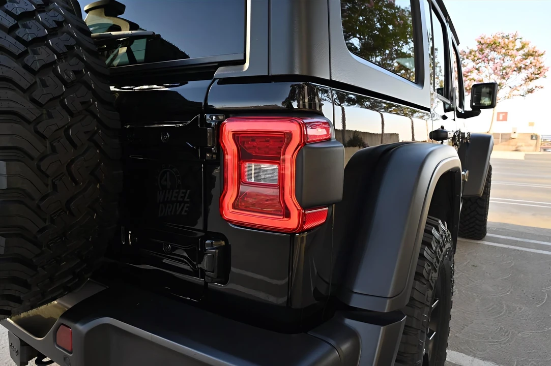 2024 Jeep JL Wrangler - Image 30 of 31