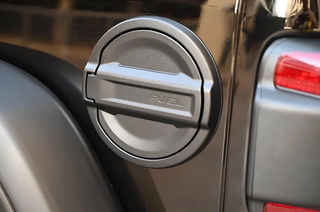 2024 Jeep JL Wrangler - Image 24 of 31