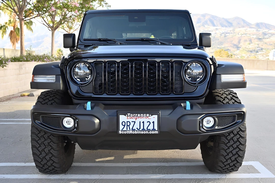 2024 Jeep JL Wrangler - Image 2 of 31