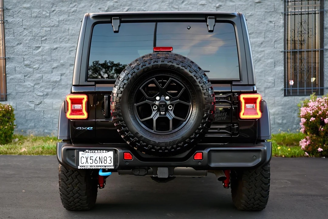 2024 Jeep JL Wrangler - Image 5 of 31