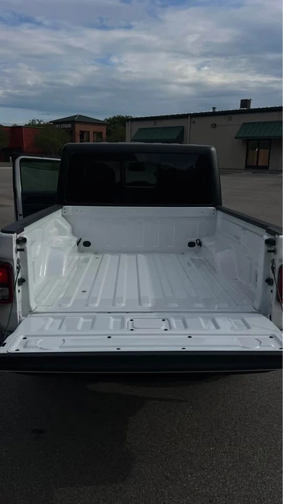 2024 Jeep JT Gladiator - Image 6 of 16