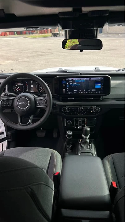 2024 Jeep JT Gladiator - Image 14 of 16