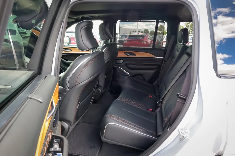 2024 Jeep WL Grand Cherokee - Image 10 of 20