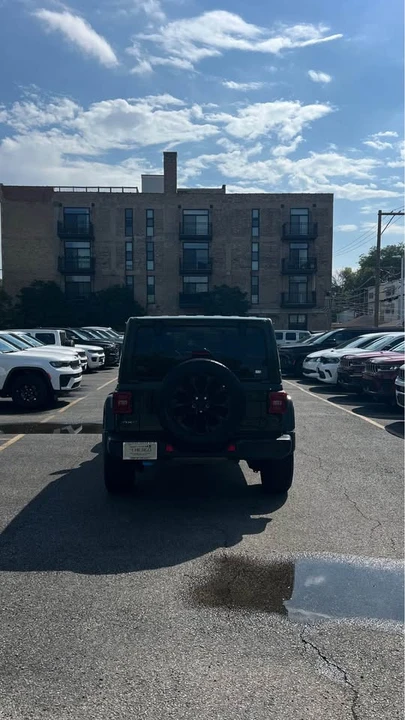 2024 Jeep JL Wrangler - Image 3 of 17