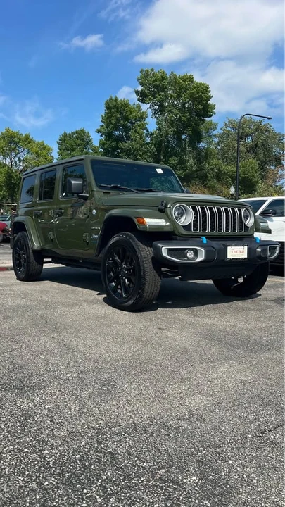 2024 Jeep JL Wrangler - Image 2 of 17