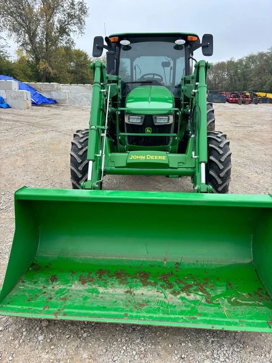 2024 John Deere - Image 2 of 7