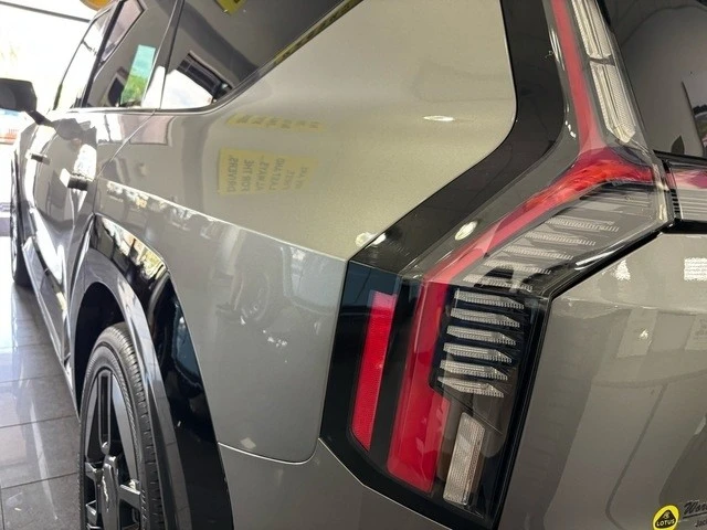 2024 Kia EV9 - Image 9 of 12