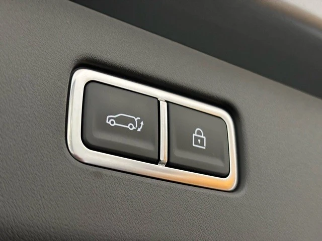 2024 Kia EV9 - Image 15 of 21