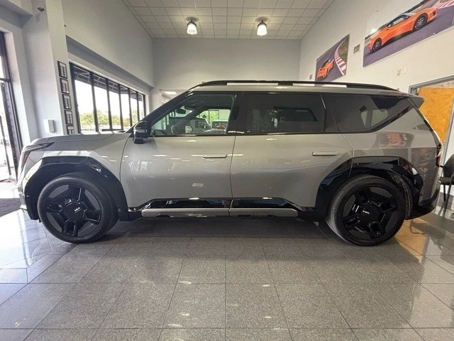 2024 Kia EV9 - Image 2 of 12