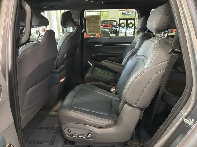 2024 Kia EV9 - Image 6 of 12