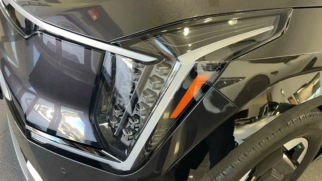 2024 Kia EV9 - Image 10 of 12