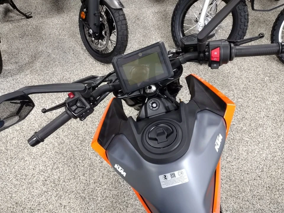 2024 KTM - Image 6 of 7