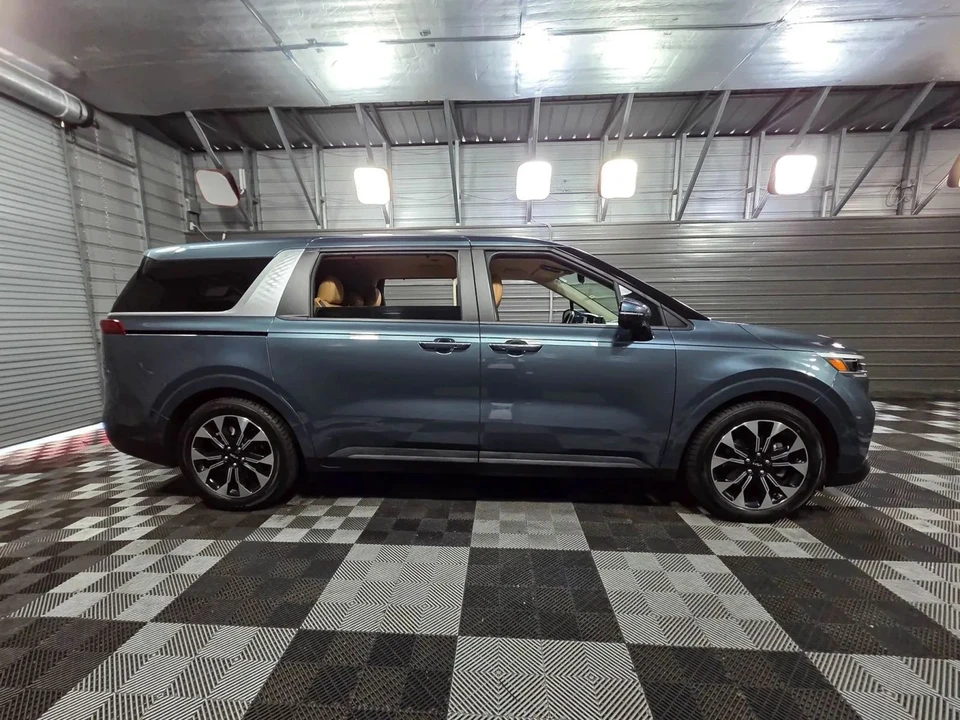 2024 Kia Carnival - Image 9 of 12