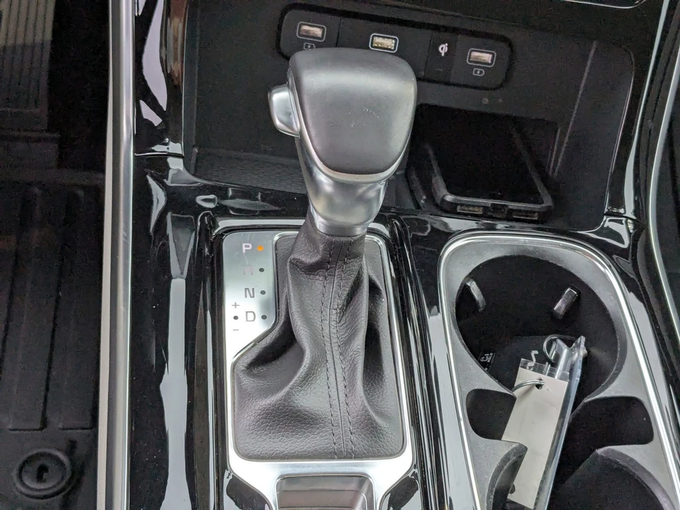2024 Kia Carnival - Image 27 of 31
