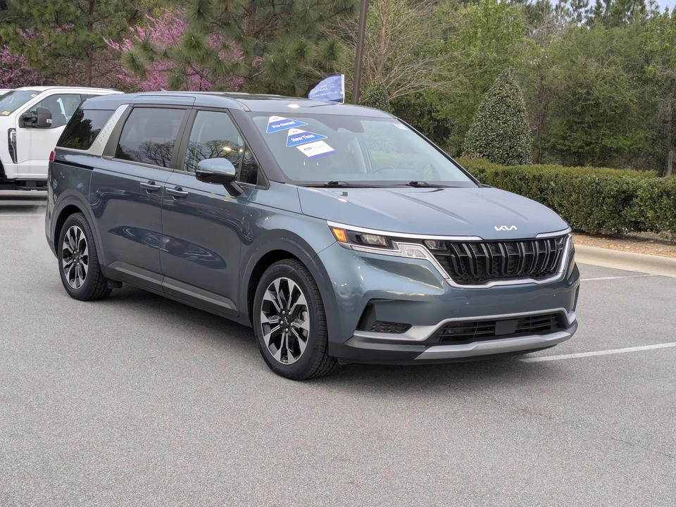 2024 Kia Carnival - Image 2 of 31
