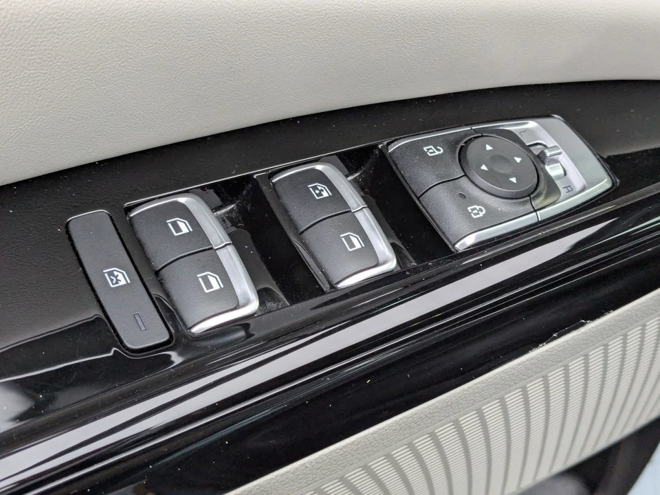 2024 Kia Carnival - Image 13 of 31