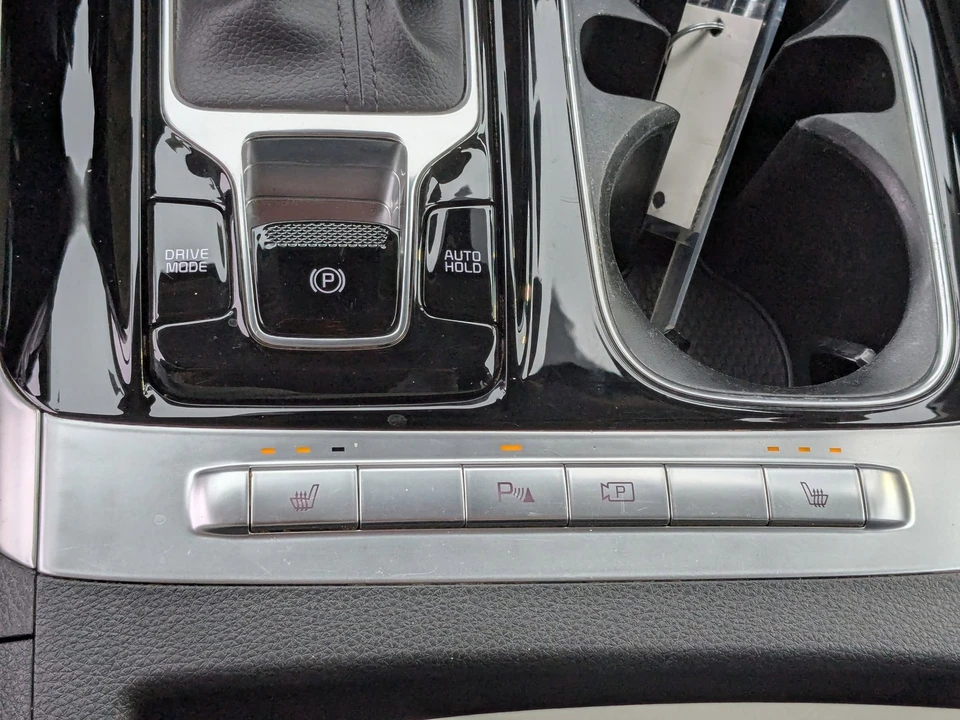 2024 Kia Carnival - Image 28 of 31