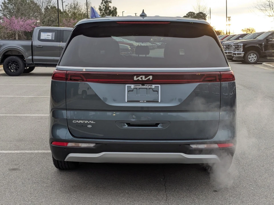 2024 Kia Carnival - Image 5 of 31