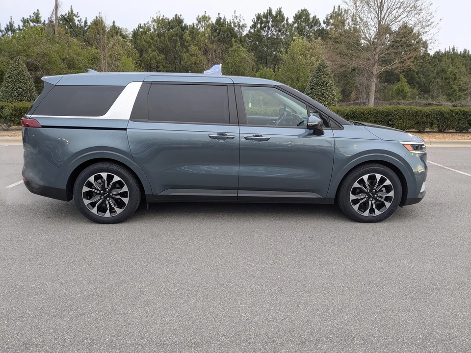 2024 Kia Carnival - Image 3 of 31
