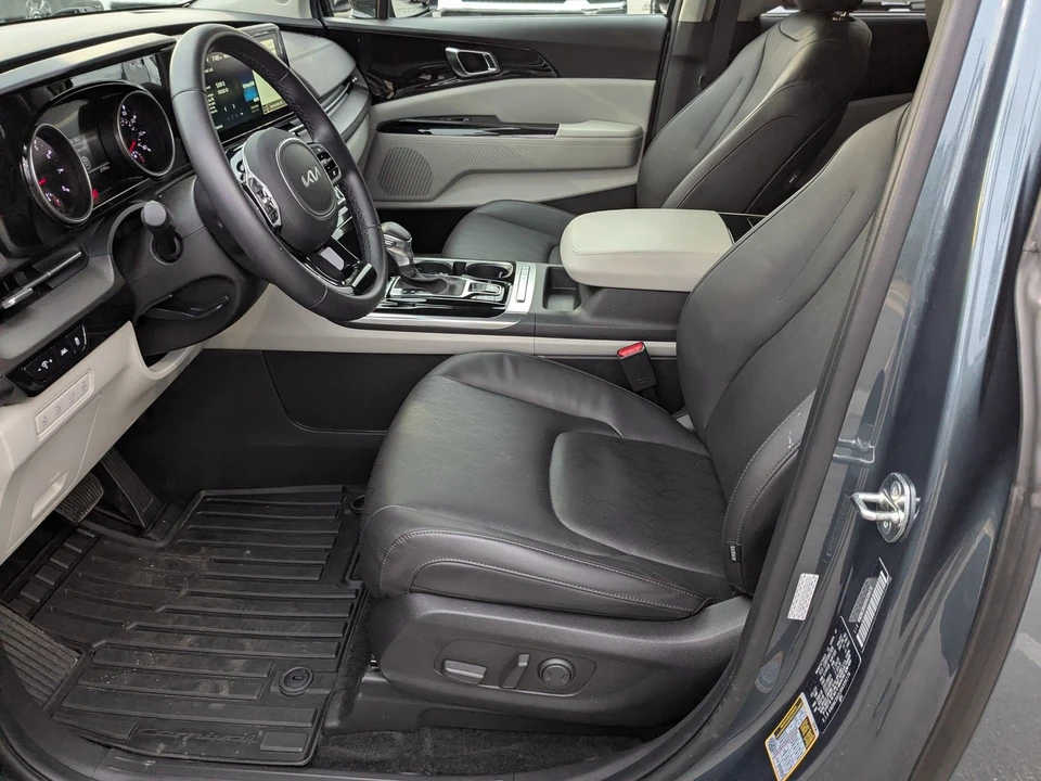 2024 Kia Carnival - Image 14 of 31
