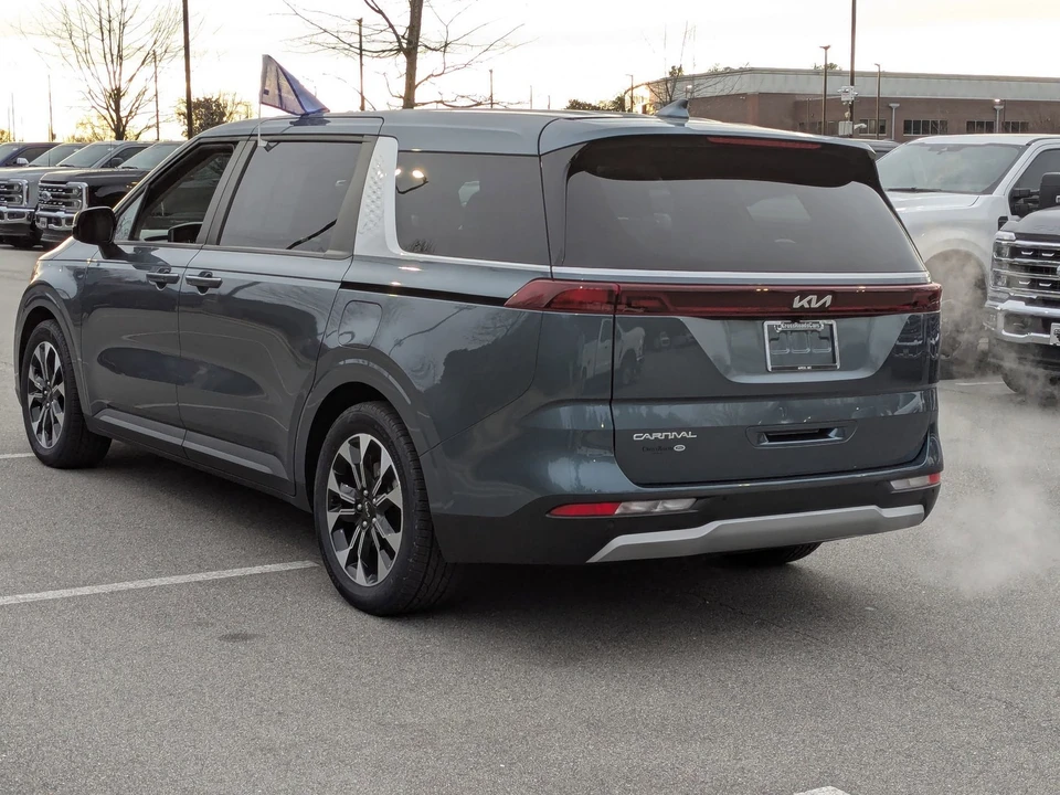 2024 Kia Carnival - Image 6 of 31
