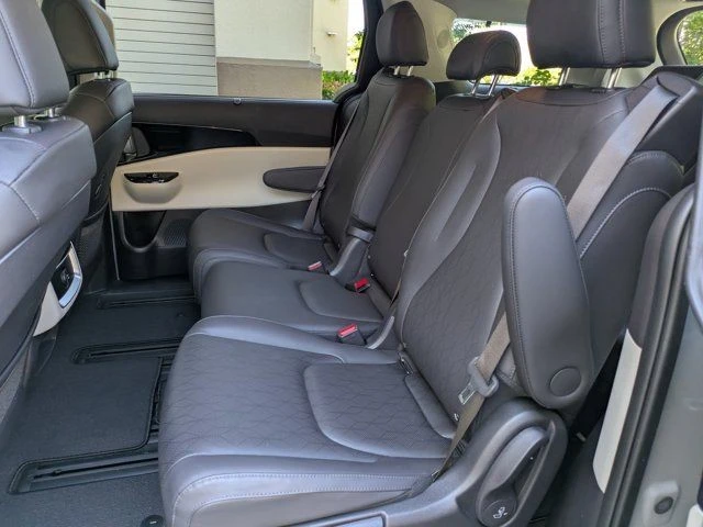 2024 Kia Carnival - Image 16 of 21
