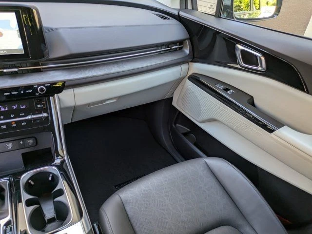 2024 Kia Carnival - Image 13 of 21