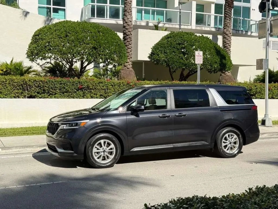 2024 Kia Carnival - Image 9 of 12