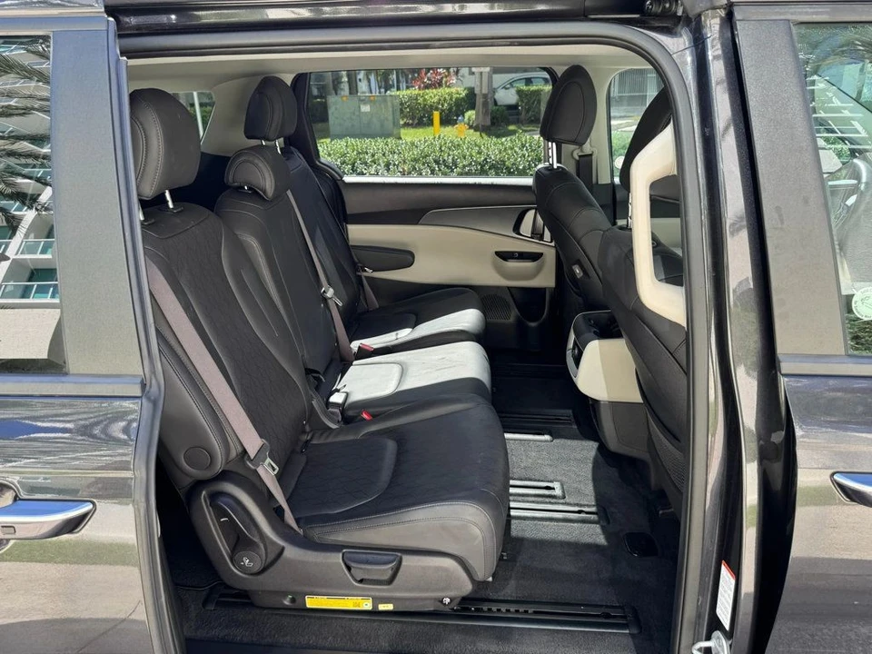 2024 Kia Carnival - Image 10 of 12