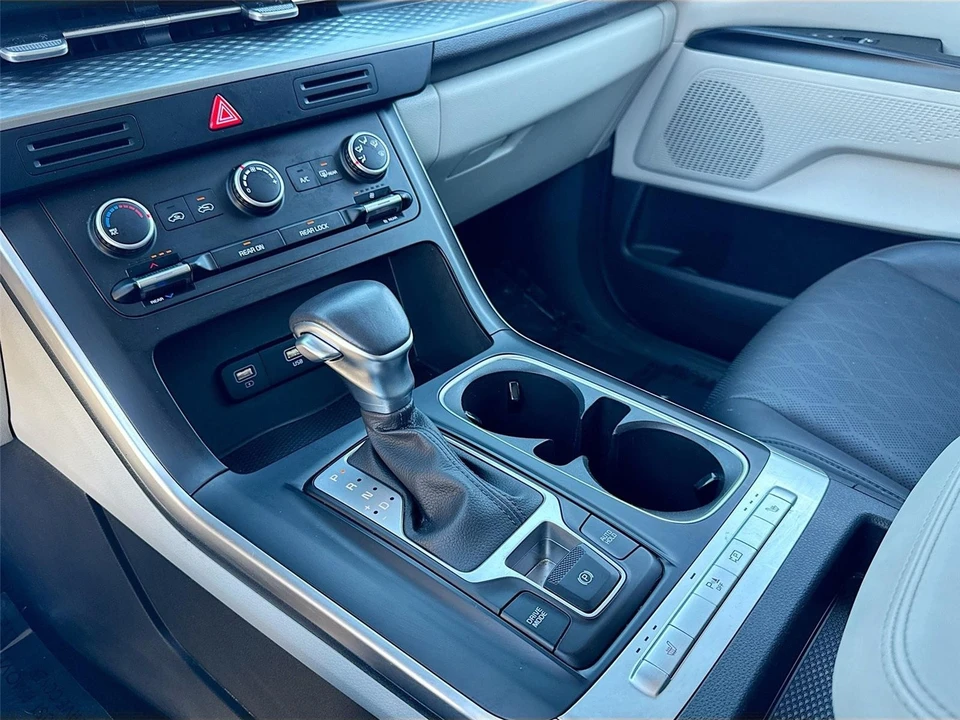2024 Kia Carnival - Image 16 of 21