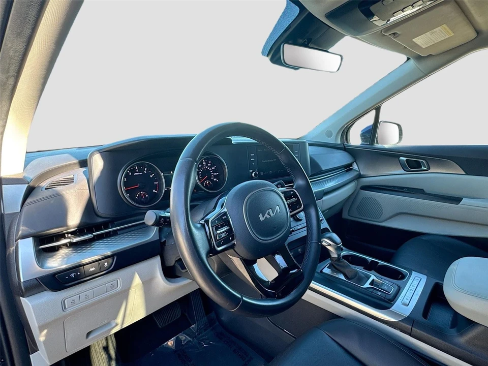 2024 Kia Carnival - Image 9 of 21