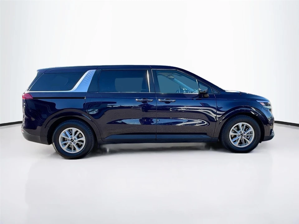 2024 Kia Carnival - Image 8 of 21