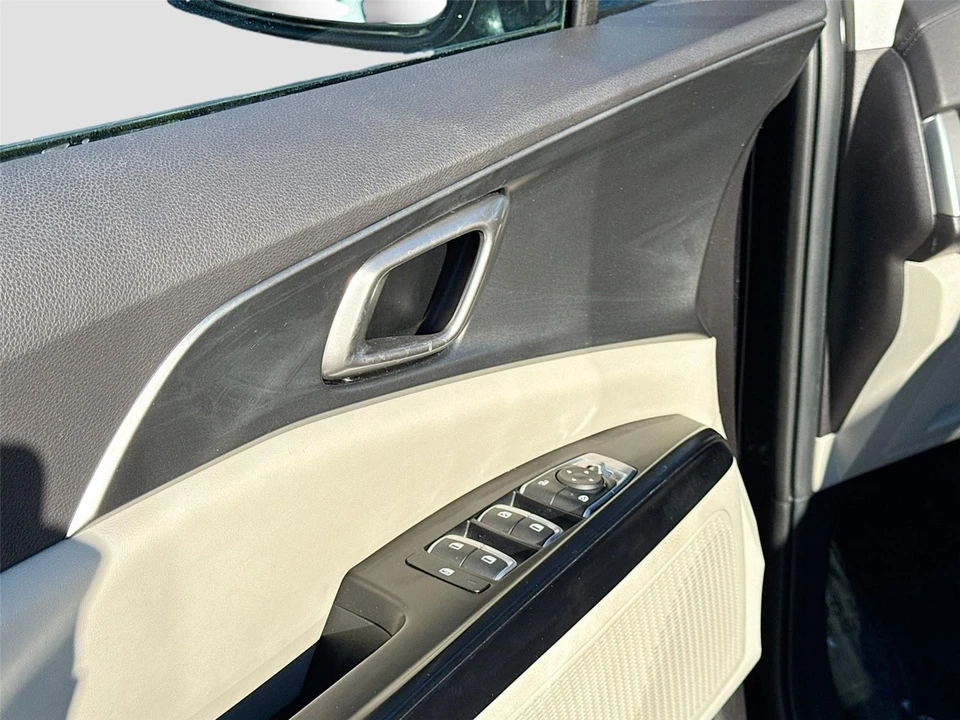 2024 Kia Carnival - Image 17 of 21