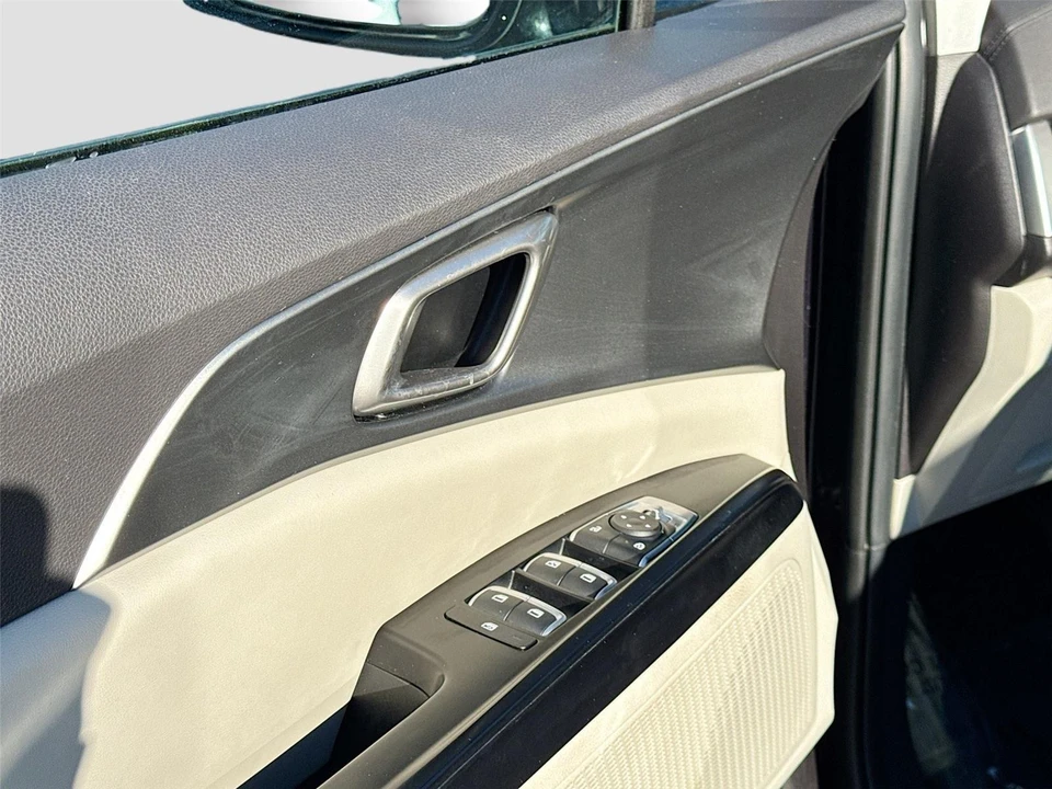 2024 Kia Carnival - Image 17 of 21