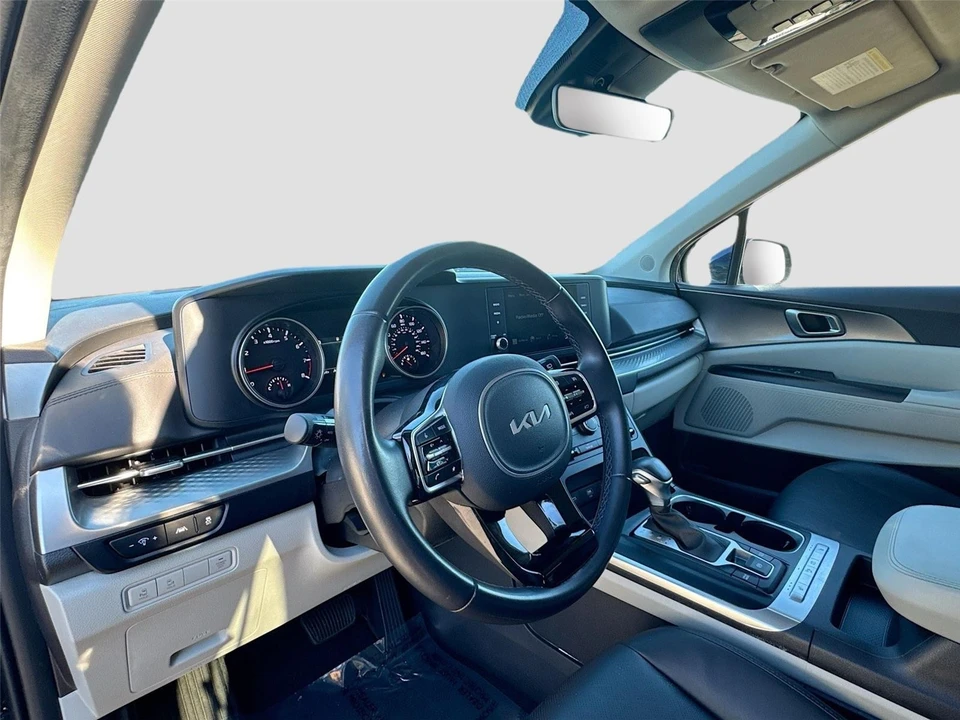 2024 Kia Carnival - Image 9 of 21