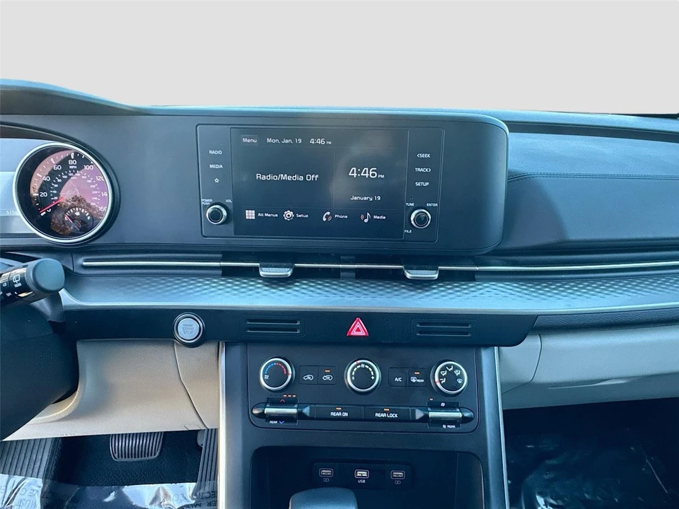 2024 Kia Carnival - Image 15 of 21