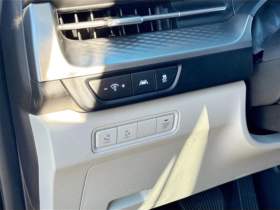 2024 Kia Carnival - Image 10 of 21