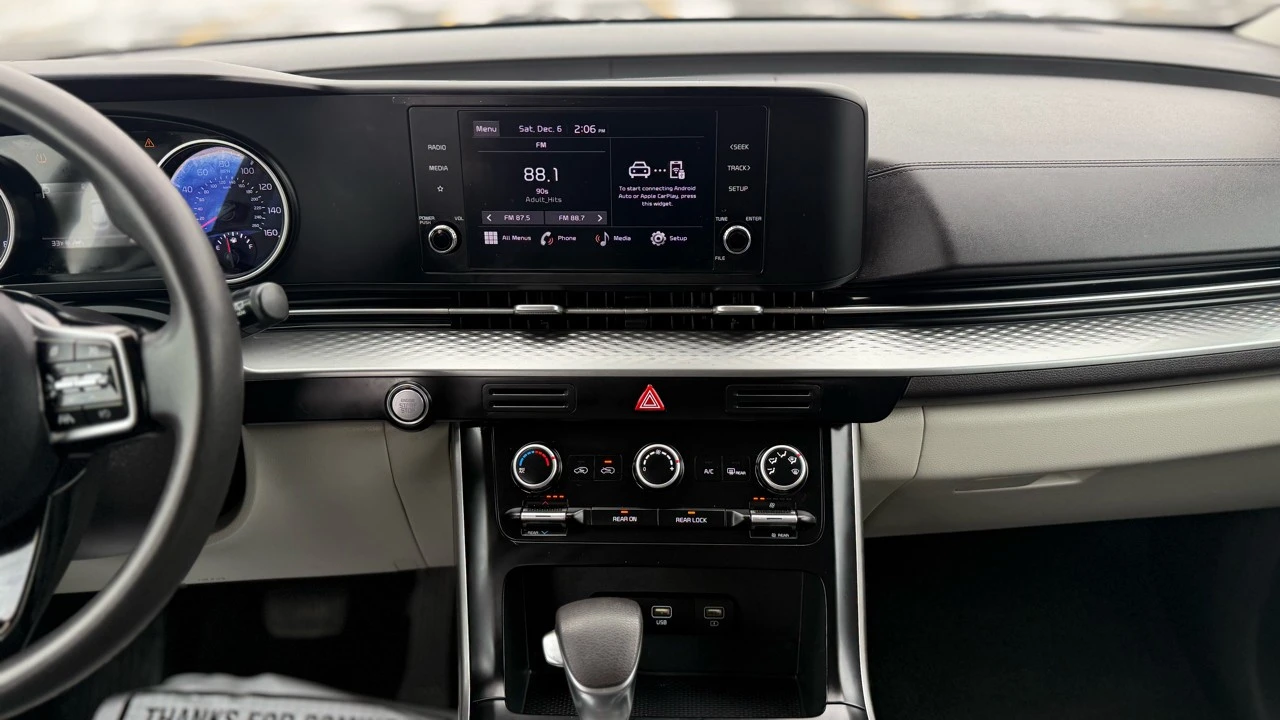 2024 Kia Carnival - Image 17 of 21