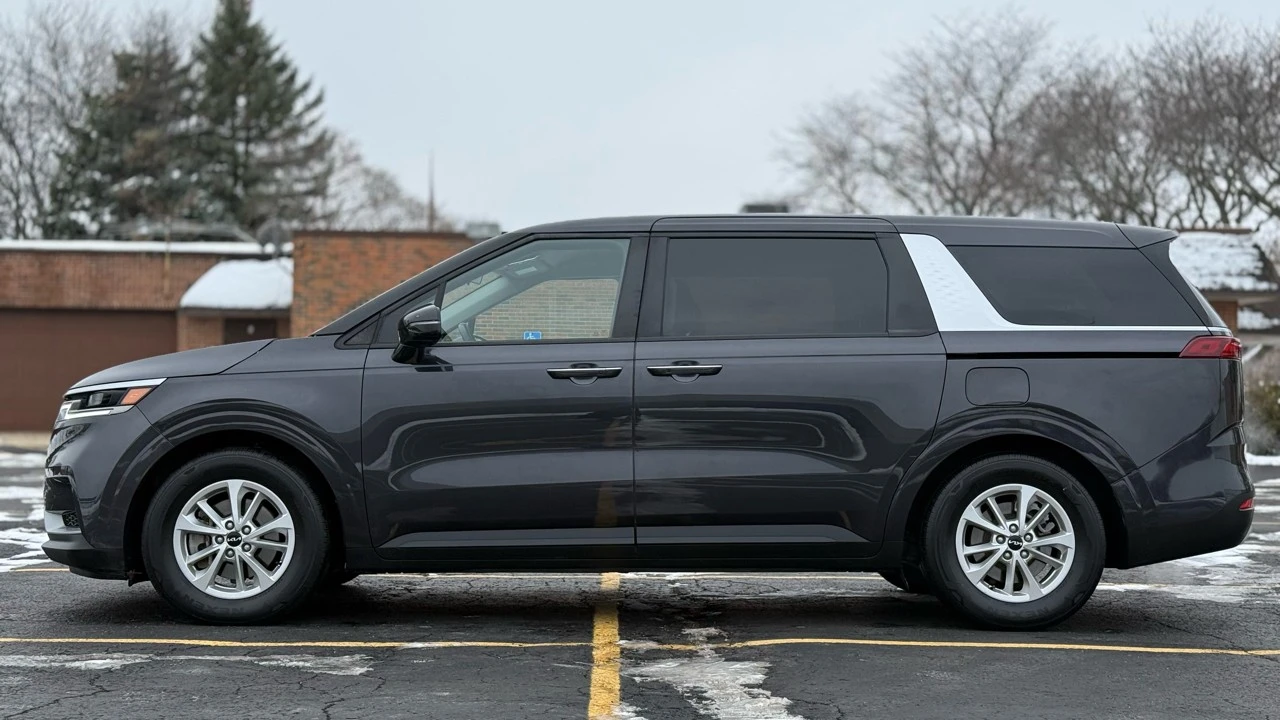 2024 Kia Carnival - Image 4 of 21