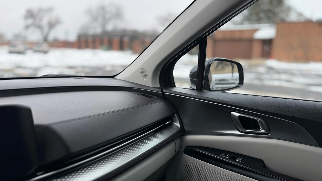 2024 Kia Carnival - Image 20 of 21