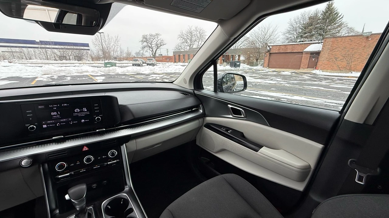 2024 Kia Carnival - Image 19 of 21