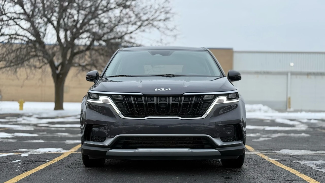 2024 Kia Carnival - Image 2 of 21