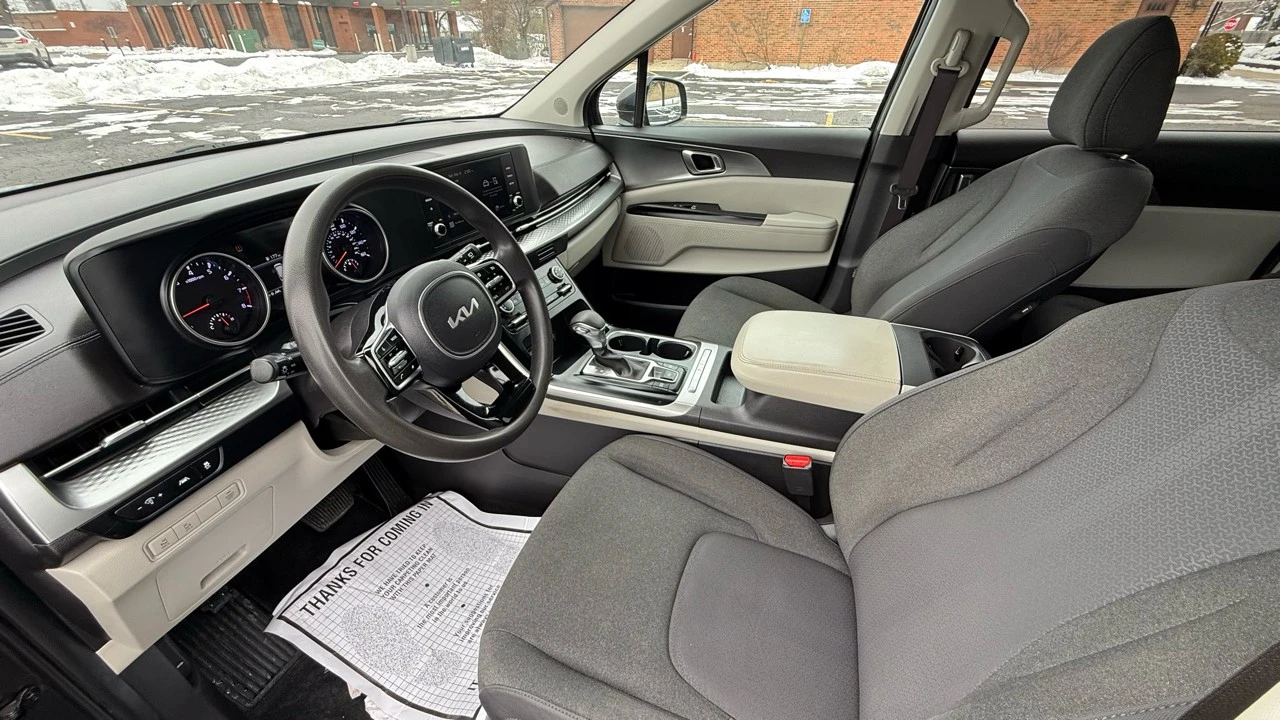 2024 Kia Carnival - Image 9 of 21