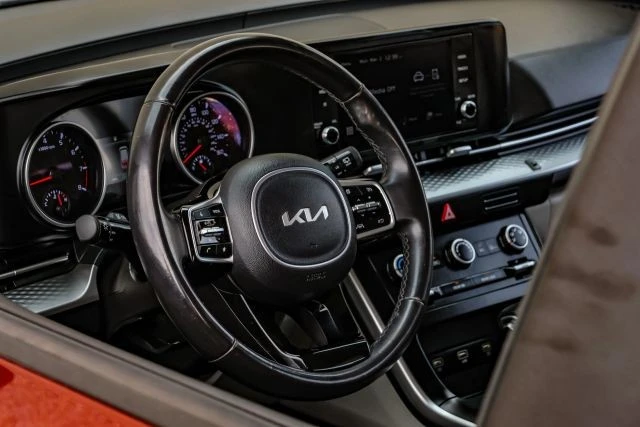 2024 Kia Carnival - Image 18 of 21