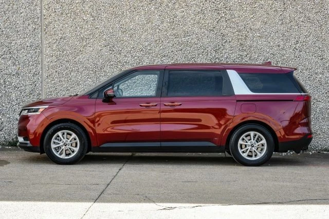 2024 Kia Carnival - Image 12 of 21