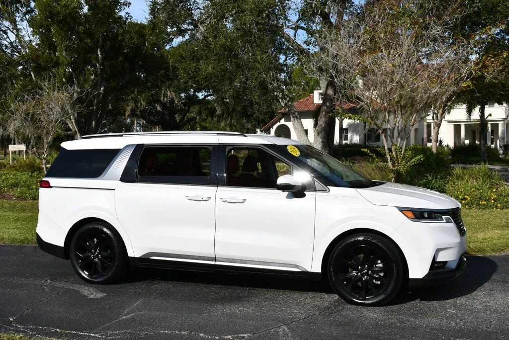 2024 Kia Carnival - Image 8 of 12