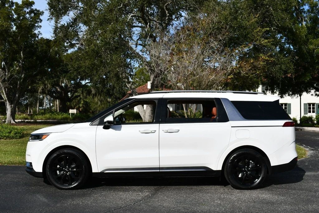 2024 Kia Carnival - Image 3 of 12