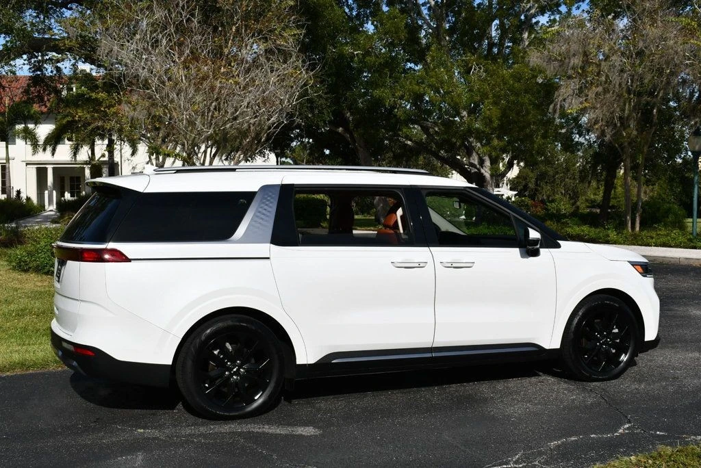 2024 Kia Carnival - Image 6 of 12