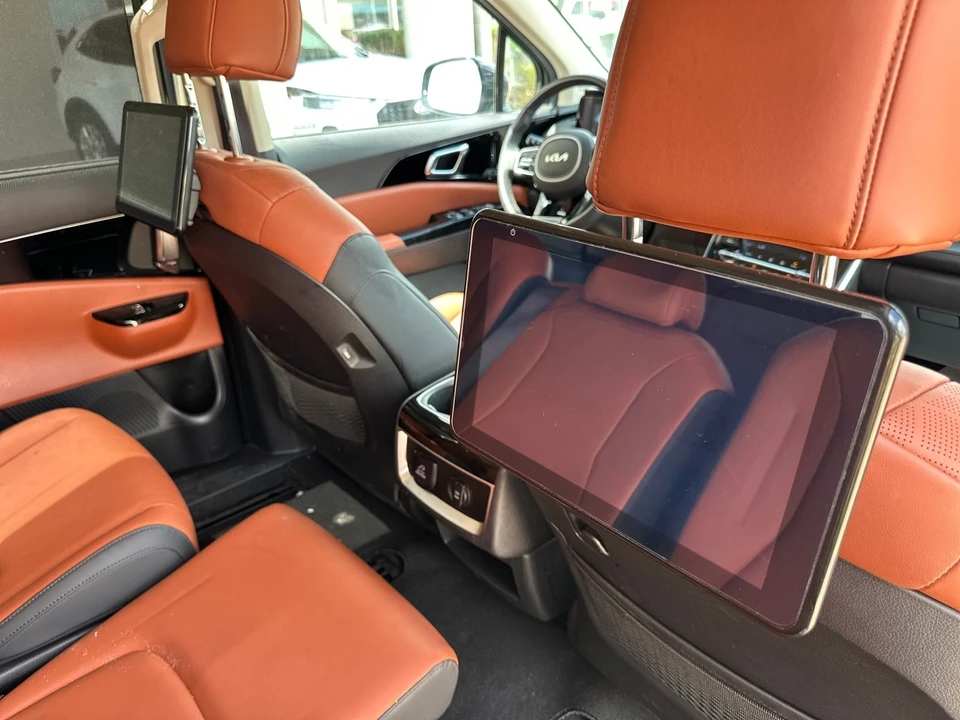 2024 Kia Carnival - Image 17 of 21