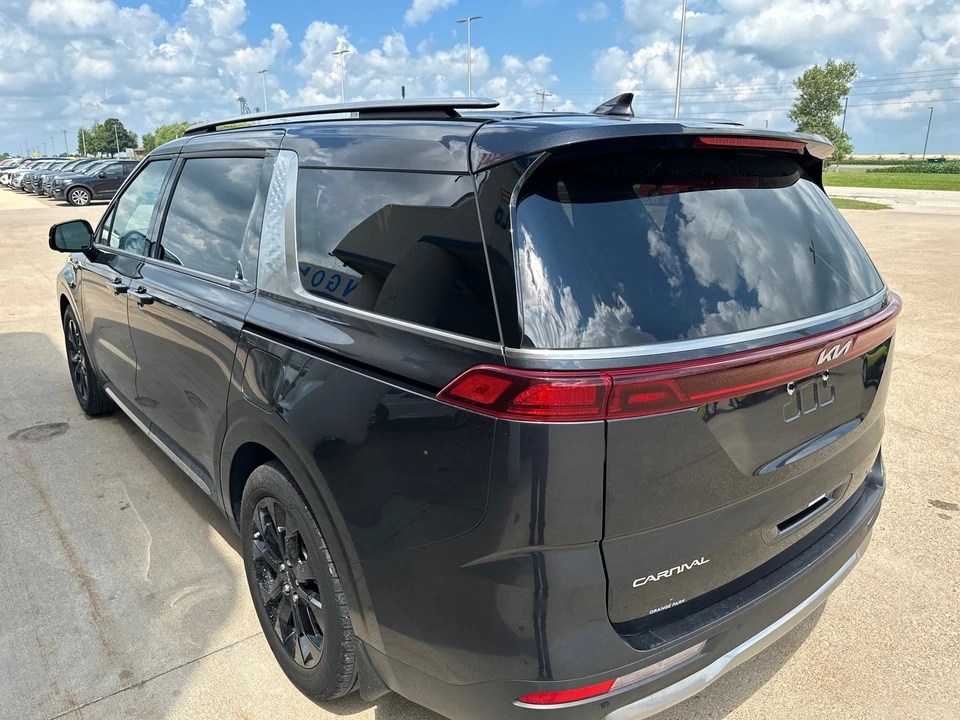 2024 Kia Carnival - Image 8 of 21